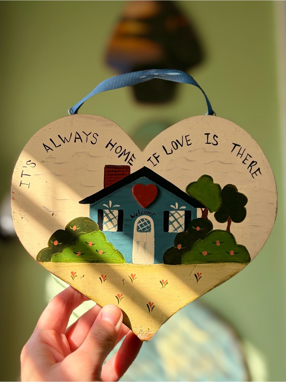 Heart-Shaped Blue Home Wall Decor Sign with Welcome Design Vintage Folk Art